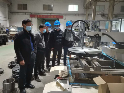 機(jī)電工程學(xué)院領(lǐng)導(dǎo)深入學(xué)生生產(chǎn)實習(xí)現(xiàn)場進(jìn)行調(diào)研走訪